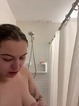 FreakyDreama online show from April 19, 5:23 pm