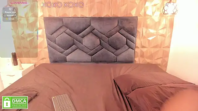 Kiara velvet   online show from February 13, 8:05 pm