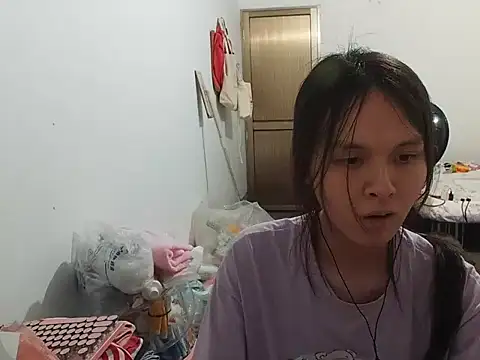 Snapshot of RebelAura chatting on June 11, 4:49 pm RebelAura online show from June 11, 4:49 pm