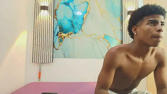 XAVI LEE online show from March 9, 8:24 pm