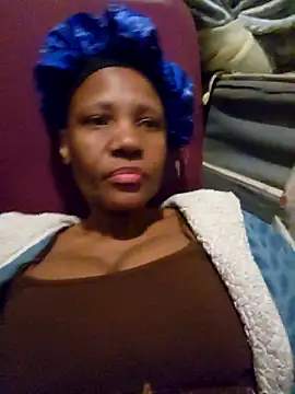 Snapshot of Mommy_Sienna chatting on April 27, 4:49 pm Mommy Sienna online show from April 27, 4:49 pm