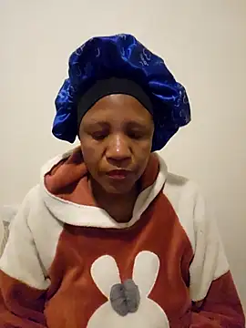 Snapshot of Mommy_Sienna chatting on May 5, 6:05 pm Mommy Sienna online show from May 5, 6:05 pm