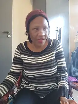 Snapshot of Mommy_Sienna chatting on May 13, 2:36 pm Mommy Sienna online show from May 13, 2:36 pm