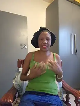 Snapshot of Mommy_Sienna chatting on June 4, 3:18 pm Mommy Sienna online show from June 4, 3:18 pm
