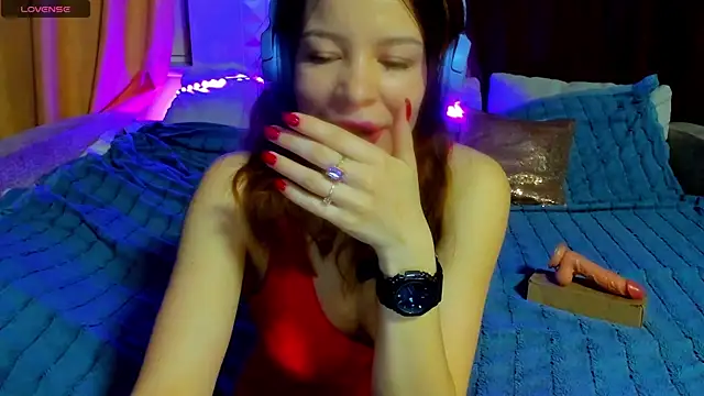 Eva purrr  online show from April 15, 1:12 am