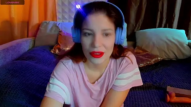 Eva purrr  online show from April 20, 7:11 am