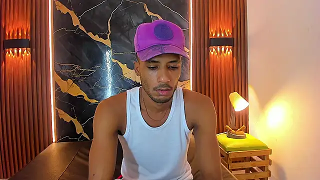 Snapshot of AlexthePervert_xxx chatting on November 4, 8:30 pm AlexthePervert xxx online show from November 4, 8:30 pm