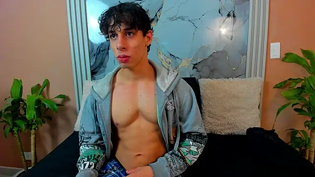 Snapshot of chris_evans27 chatting on November 14, 4:22 am chris evans27 online show from November 14, 4:22 am