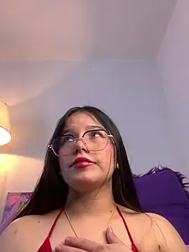 Snapshot of violettabond chatting on April 29, 6:25 pm violettabond online show from April 29, 6:25 pm