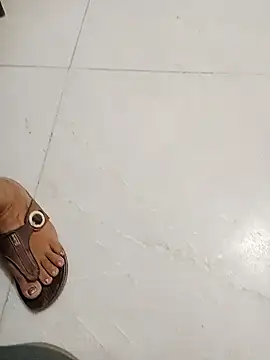 Snapshot of Redhotrose_couple chatting on November 14, 2:38 pm Redhotrose couple online show from November 14, 2:38 pm