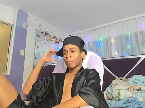 Snapshot of Santy_bigcock_01 chatting on January 14, 4:29 am Santy bigcock 01 online show from January 14, 4:29 am