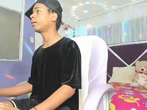 Snapshot of Santy_bigcock_01 chatting on January 15, 4:33 pm Santy bigcock 01 online show from January 15, 4:33 pm