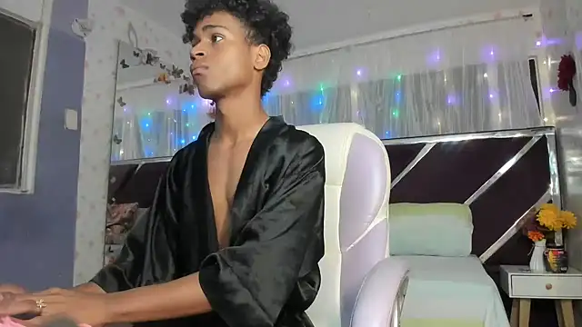 Snapshot of Santy_bigcock_01 chatting on March 16, 12:09 pm Santy bigcock 01 online show from March 16, 12:09 pm