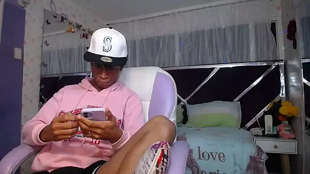 Santy bigcock 01 online show from April 28, 12:10 pm