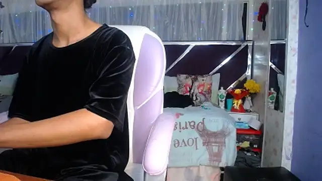 Santy bigcock 01 online show from May 20, 12:00 pm