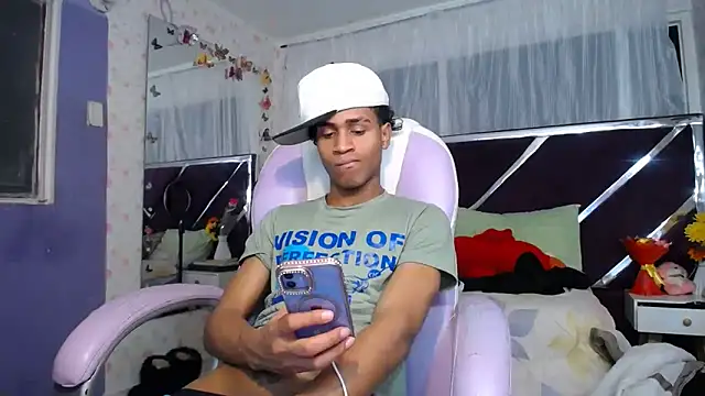 Santy bigcock 01 online show from June 15, 5:42 am