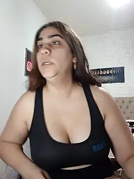 Snapshot of nahiarabiel33 chatting on April 30, 8:57 pm nahiarabiel33 online show from April 30, 8:57 pm
