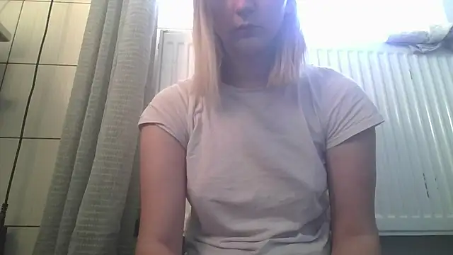 Snapshot of dirty_sasha00 chatting on April 19, 4:45 am dirty sasha00 online show from April 19, 4:45 am