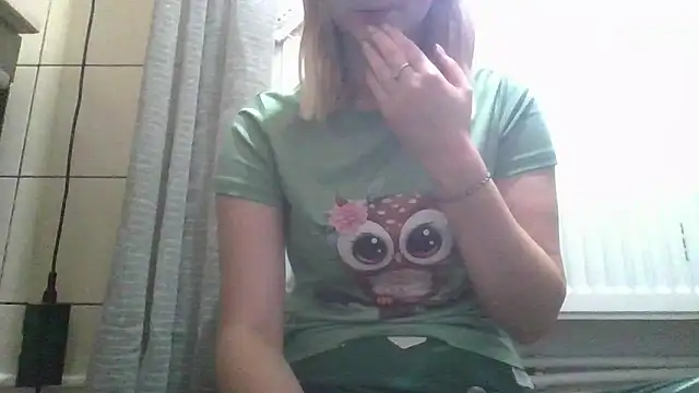 Snapshot of dirty_sasha00 chatting on April 25, 3:20 am dirty sasha00 online show from April 25, 3:20 am
