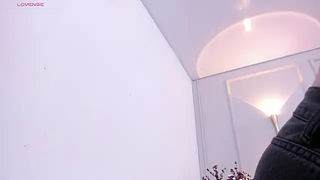 annie  20 online show from February 5, 12:10 pm