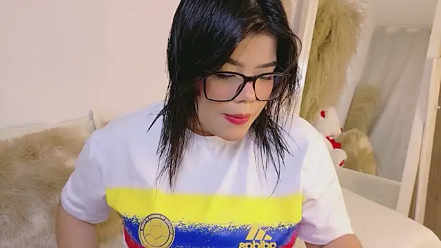 Snapshot of annie__20 chatting on July 7, 6:23 pm annie 20 online show from July 7, 6:23 pm