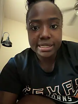 Snapshot of LadyVenomBites chatting on November 16, 10:15 pm LadyVenomBites online show from November 16, 10:15 pm