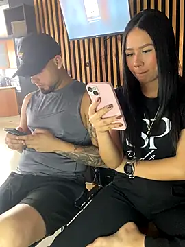 Snapshot of Brandon_girls69hot chatting on November 6, 7:37 pm Brandon girls69hot online show from November 6, 7:37 pm