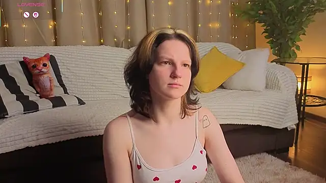 LatinaHuguenin online show from February 2, 7:18 am