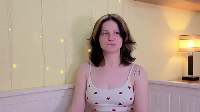 LatinaHuguenin online show from February 5, 8:35 pm