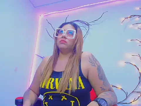 Snapshot of Isa_Boom chatting on November 4, 8:41 pm Isa Boom online show from November 4, 8:41 pm