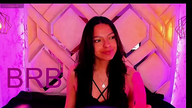 Snapshot of Yanna_pink chatting on November 12, 7:24 pm Yanna pink online show from November 12, 7:24 pm