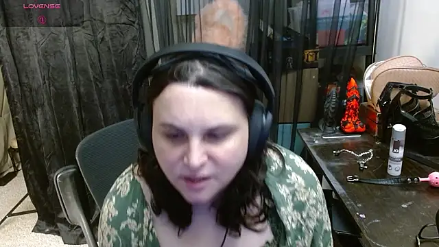 Snapshot of Salacious_Sage chatting on March 10, 11:54 pm Salacious Sage online show from March 10, 11:54 pm