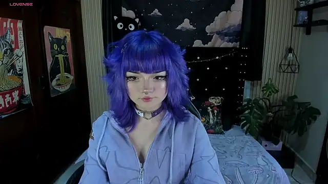 ravencollen online show from April 6, 8:32 pm