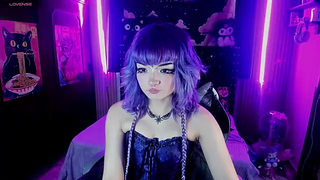 Snapshot of ravencollen chatting on May 12, 7:55 pm ravencollen online show from May 12, 7:55 pm