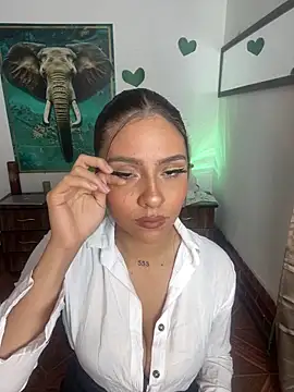 Snapshot of alisaa_jhons1 chatting on February 13, 8:27 pm alisaa jhons1 online show from February 13, 8:27 pm