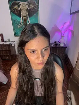 Snapshot of alisaa_jhons1 chatting on February 23, 11:57 pm alisaa jhons1 online show from February 23, 11:57 pm