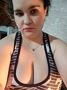 Snapshot of Reichel05_ chatting on February 19, 7:04 am Reichel05 online show from February 19, 7:04 am
