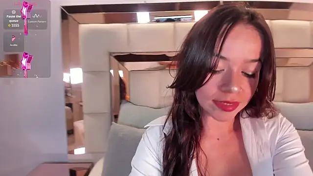 Snapshot of danielamonet chatting on March 27, 5:23 pm danielamonet online show from March 27, 5:23 pm