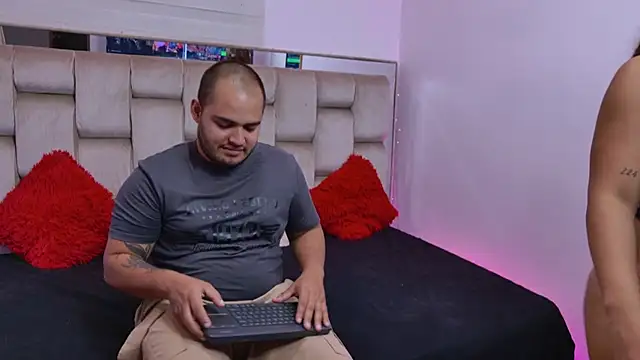 KimaandNate online show from March 31, 12:01 am