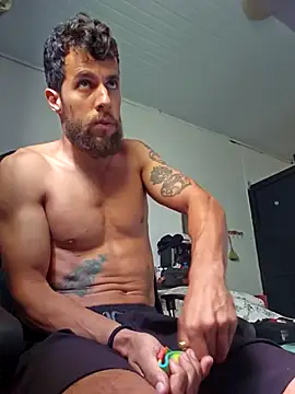 Snapshot of lucweed chatting on March 1, 1:35 pm lucweed online show from March 1, 1:35 pm