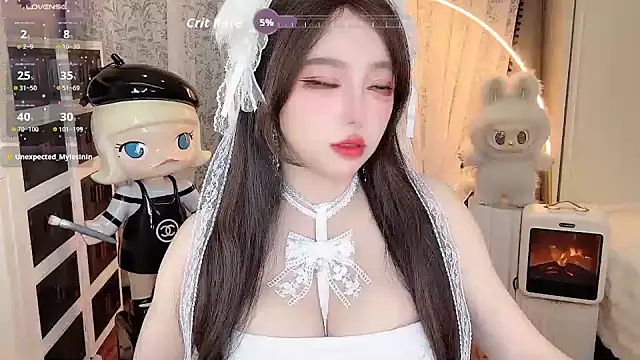 Snapshot of agmer0500 chatting on February 12, 9:37 am agmer0500 online show from February 12, 9:37 am