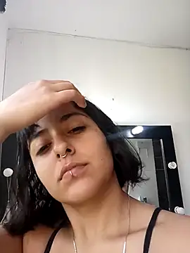 Snapshot of Die-kattyy chatting on November 8, 9:35 pm Die-kattyy online show from November 8, 9:35 pm