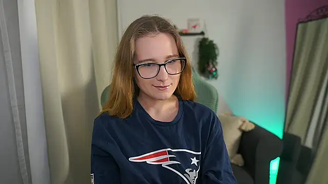 glossy babe  online show from February 8, 9:13 am