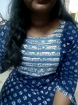 Snapshot of Keerthee_ chatting on November 5, 1:33 pm Keerthee online show from November 5, 1:33 pm