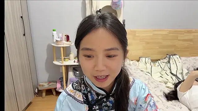 Hmm 0303 online show from February 8, 2:53 pm