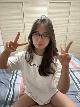 Hmm 0303 online show from February 12, 3:51 pm