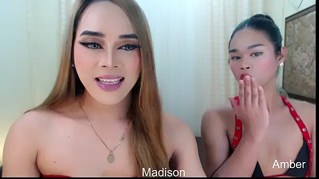 Snapshot of sweet_sophiaxx chatting on February 10, 11:53 pm sweet sophiaxx online show from February 10, 11:53 pm