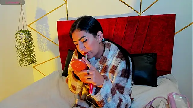 Paris Evans  online show from December 2, 11:59 am