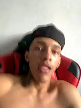 Snapshot of thebesthot chatting on November 8, 9:24 pm thebesthot online show from November 8, 9:24 pm