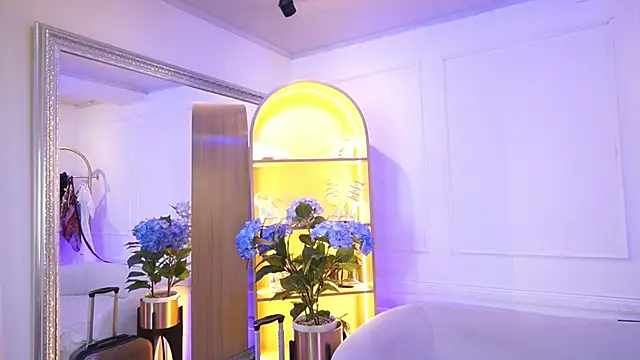 TessaaFox online show from February 5, 6:56 pm